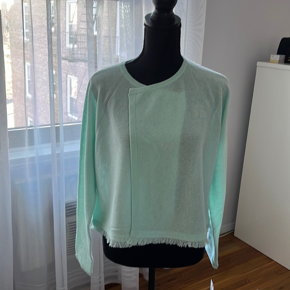 Cashmere sweater, size L, new, color light green